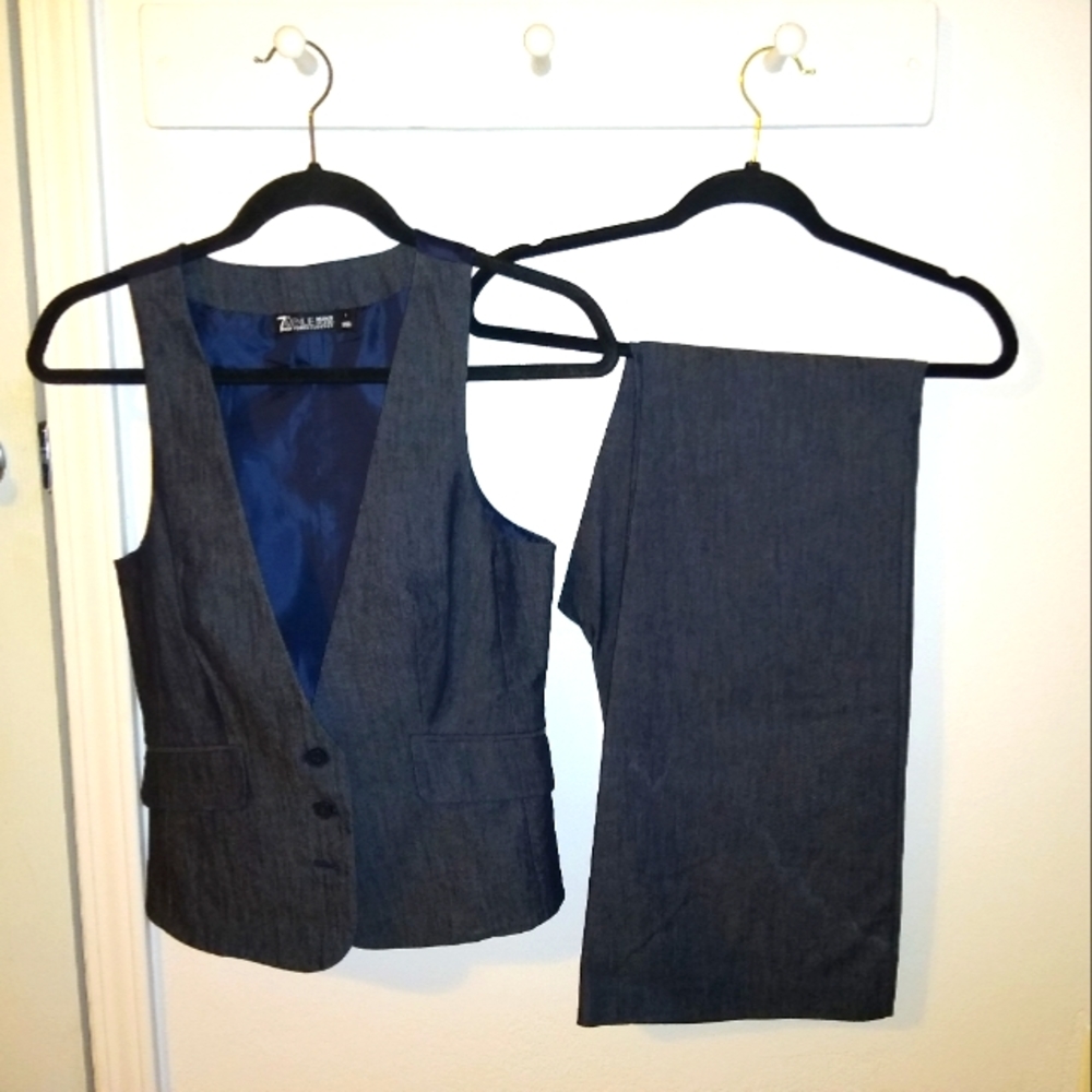 New York & Co. suiting